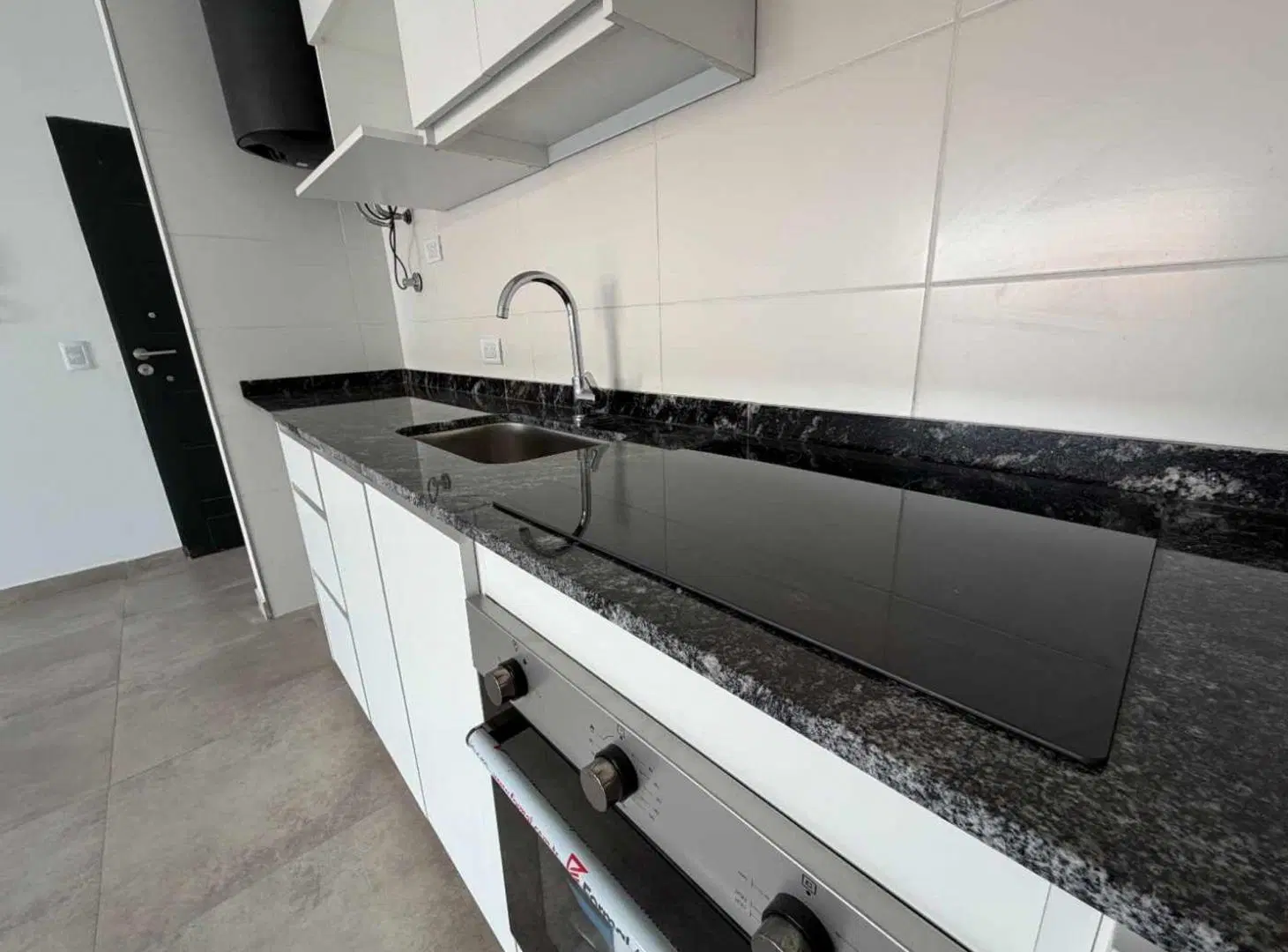 VENTA DEPTO 2 AMB CON BALCON TERRAZA - EN CASEROS 3