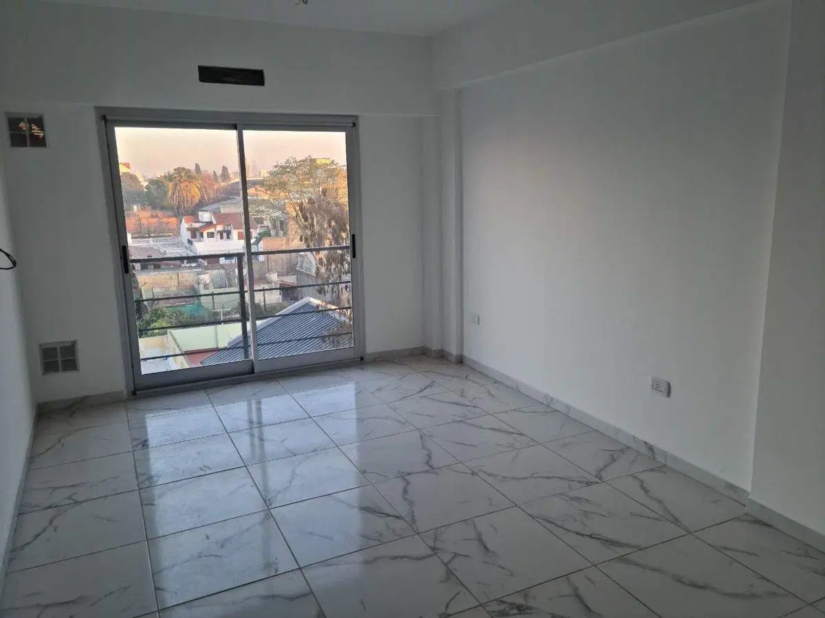 VENTA DE MONOAMBIENTE EN SANTOS LUGARES CON RENTA 5