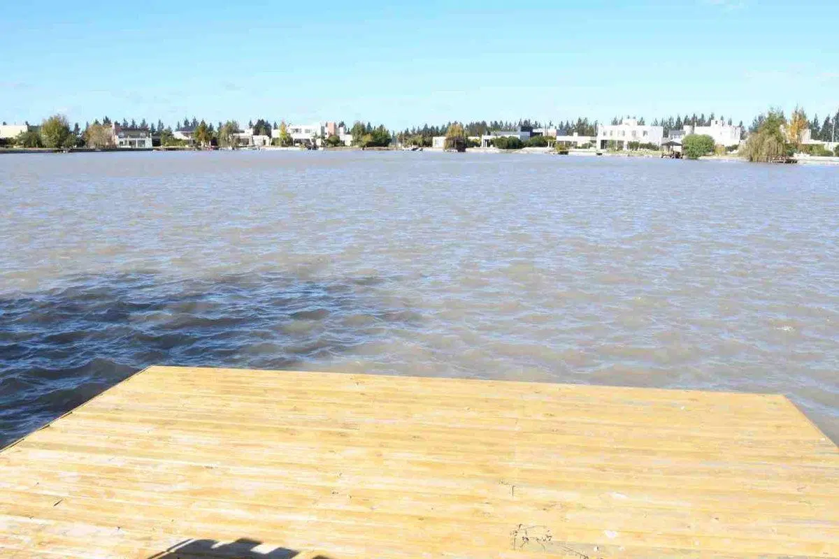 VTA CASA CRUZ DEL SUR FDO A LA LAGUNA CON RENTA 4