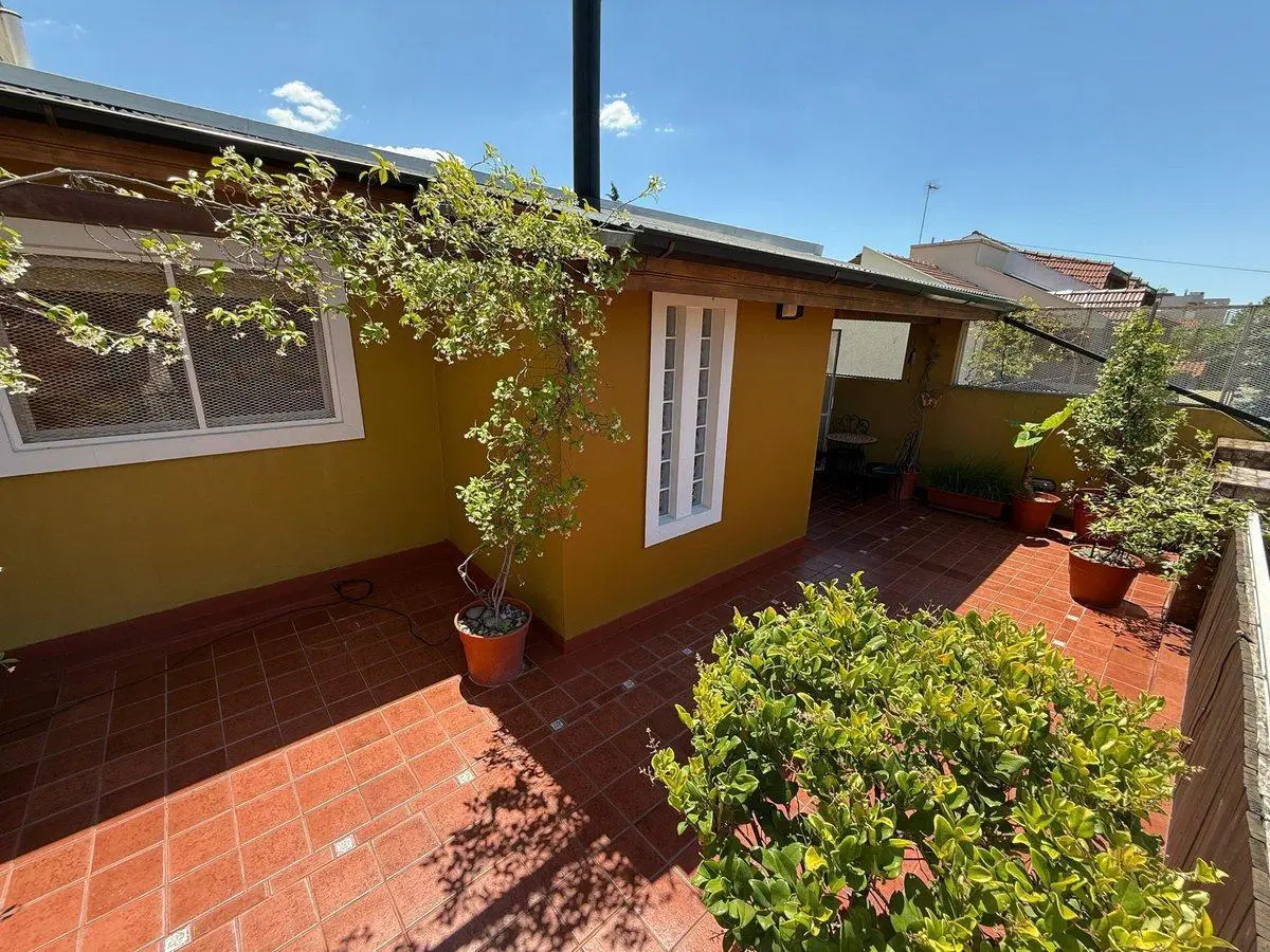VENTA CASA de 6 amb Ramos Mejía ideal dos familias 2