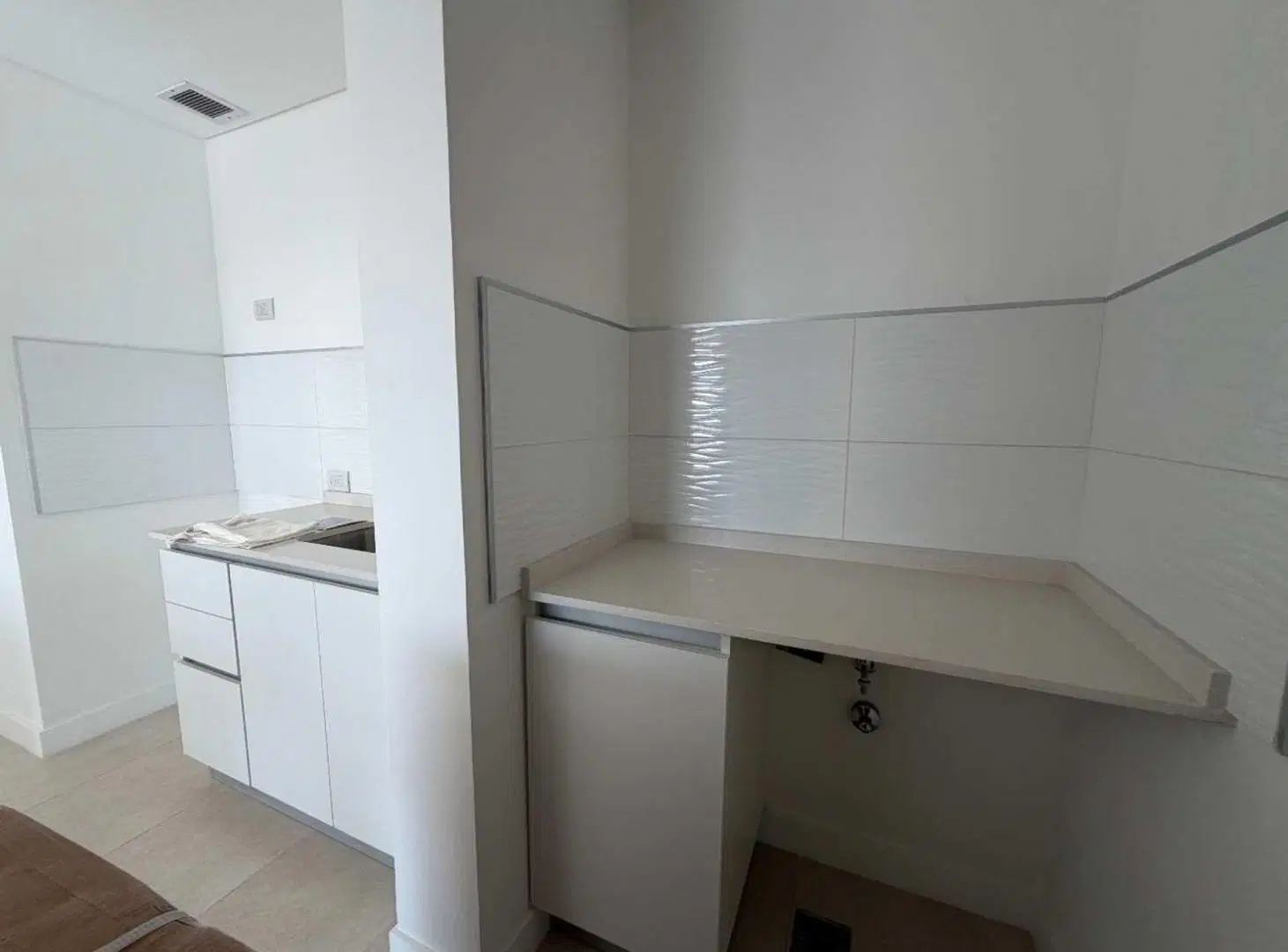 DPTO 3 AMB EN VENTA EN MILAIRES C/PATIO Y COCHERA 4