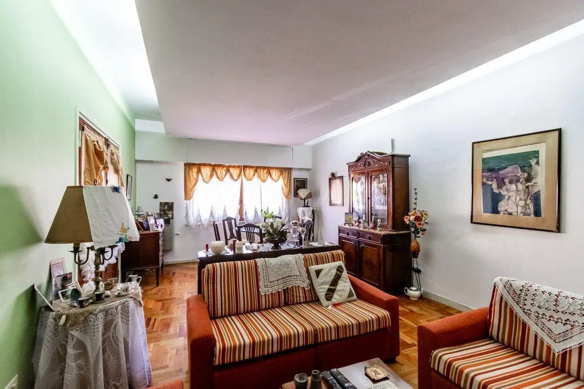 VENTA CASA 4 AMB C/COCHERA/QUINCHO/TERRAZA FLORES 5