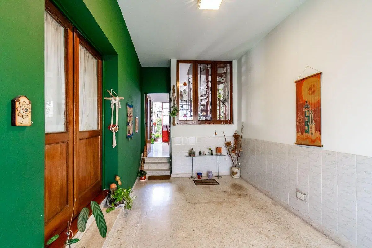 VENTA CASA 4 AMB C/COCHERA/QUINCHO/TERRAZA FLORES 4