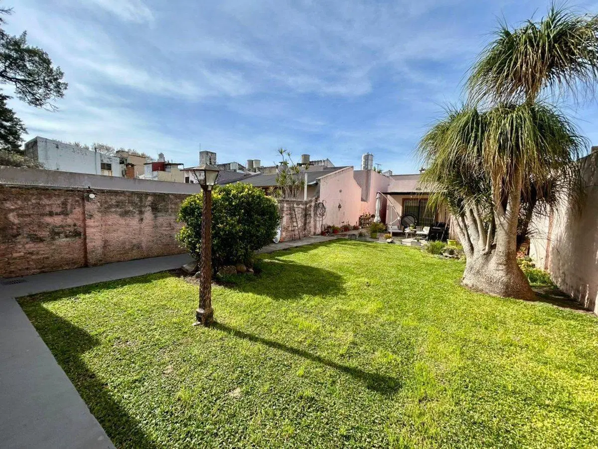 VTA CASA 4 AMB  PARQUE GARAJE 8,66x43 STOS LUGARES 2