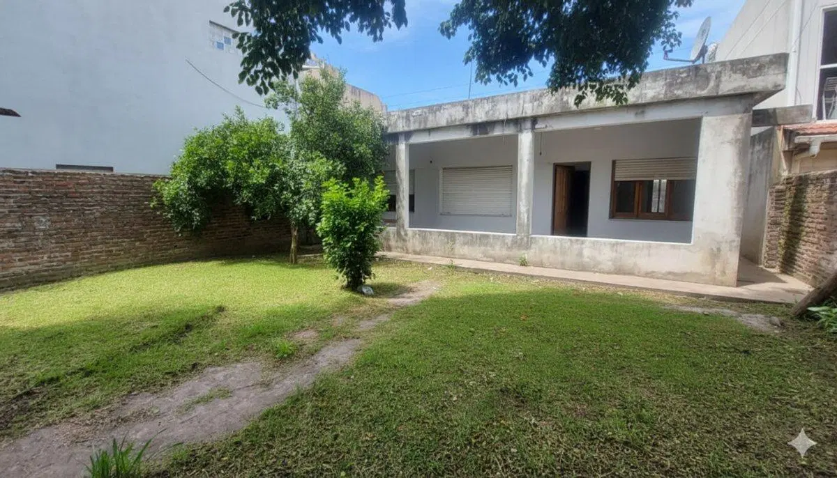 Vta en block Casa 3 amb+2 locales Morón a reciclar 8
