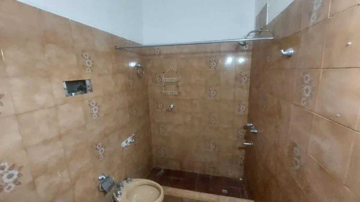 Vta en block Casa 3 amb+2 locales Morón a reciclar 2
