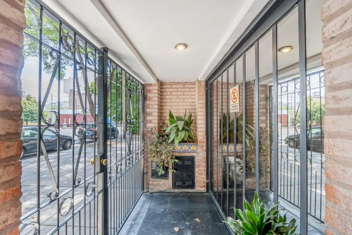VENTA CASA 5 AMB COCHERA TERRAZA VELEZ SARSFIELD 2