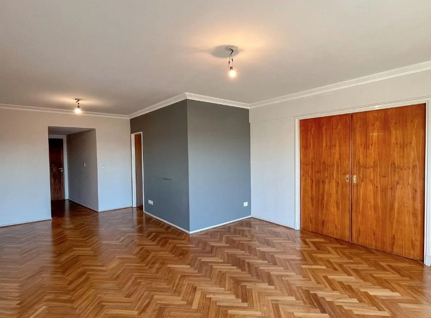 Venta Semipiso 4 amb. Retiro Dependencia y Cochera 5