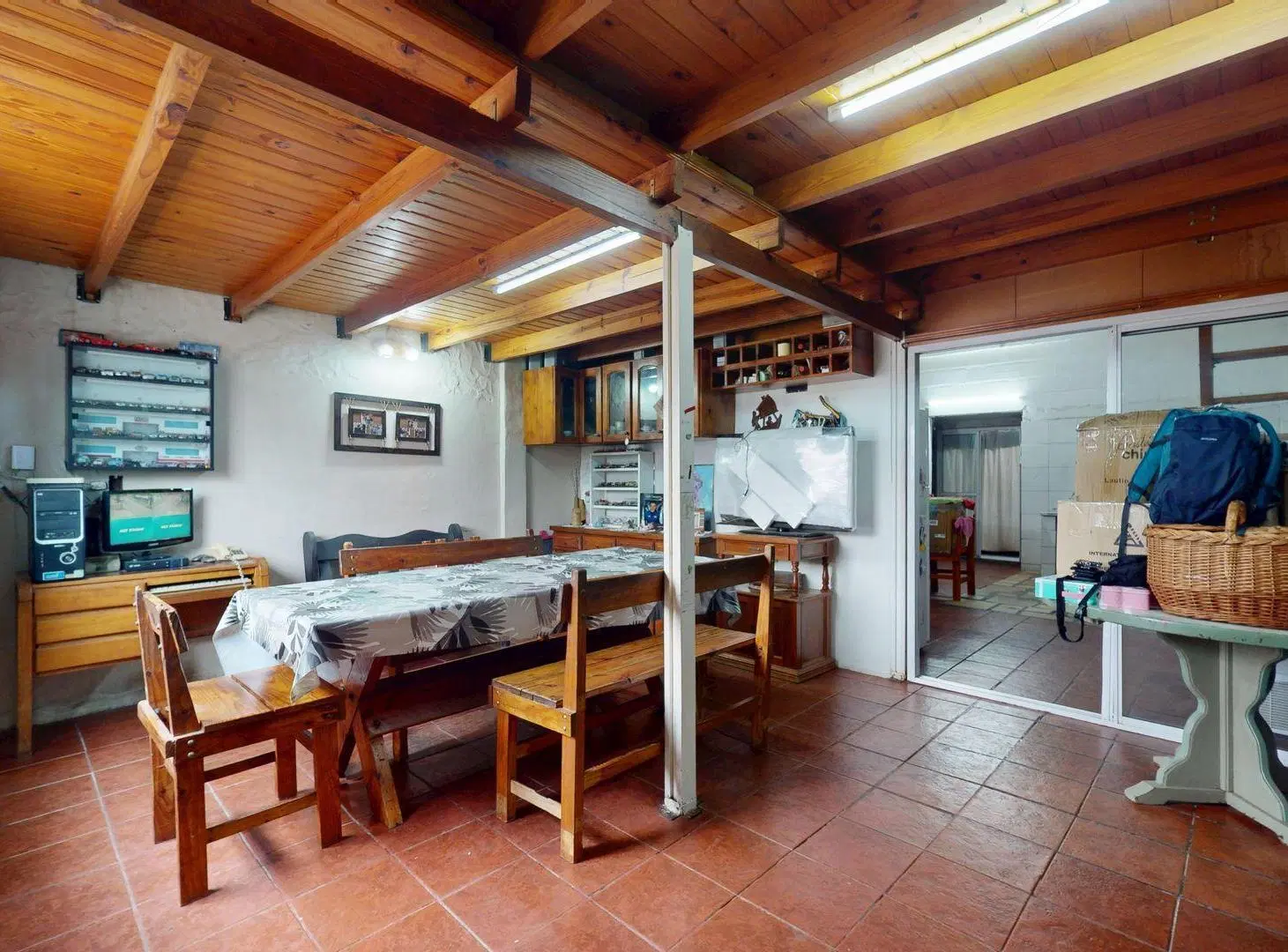 VENTA  LOCAL TALLER CON VIVIENDA ITUZAINGO 3