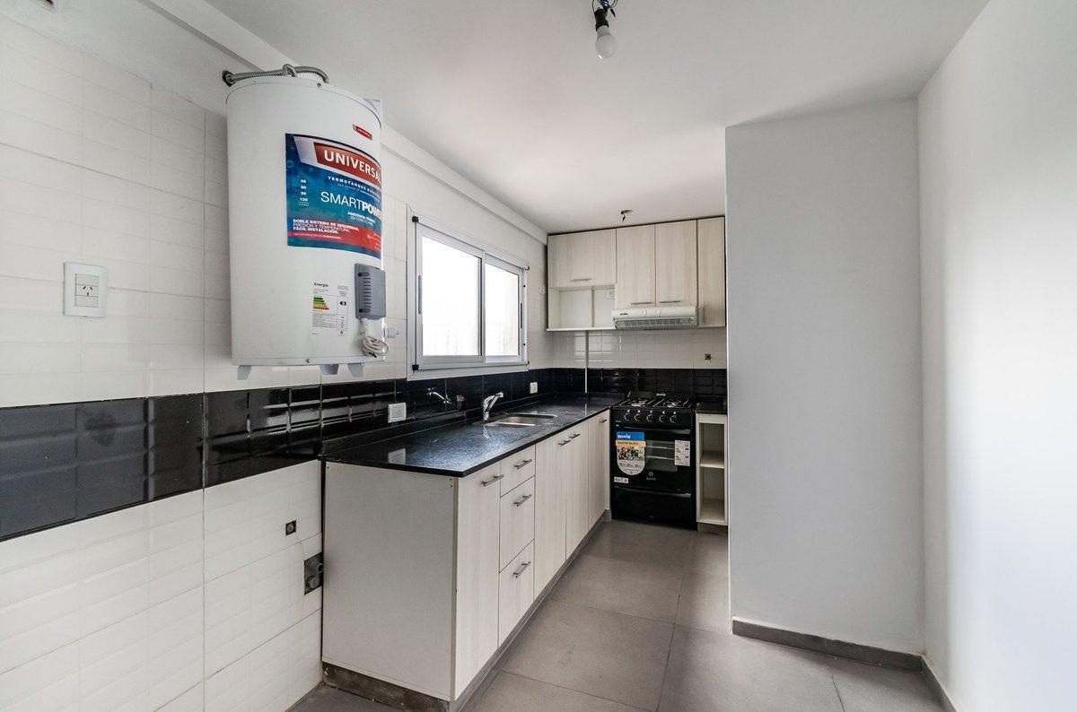 Foto de VENTA DEPTO 3 AMB CON BALCÓN SANTOS LUGARES, imagen 2