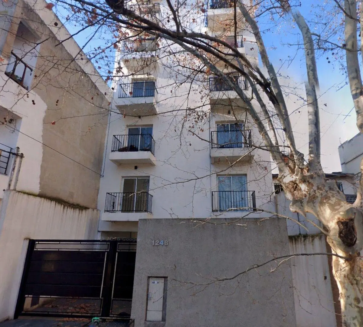 VENTA MONOAMBIENTE FRENTE + 5 COCHERAS SAENZ PEÑA 5