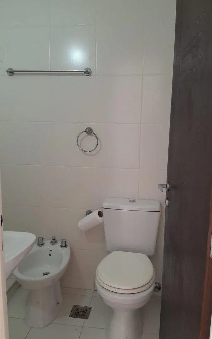 VENTA MONOAMBIENTE FRENTE + 5 COCHERAS SAENZ PEÑA 3