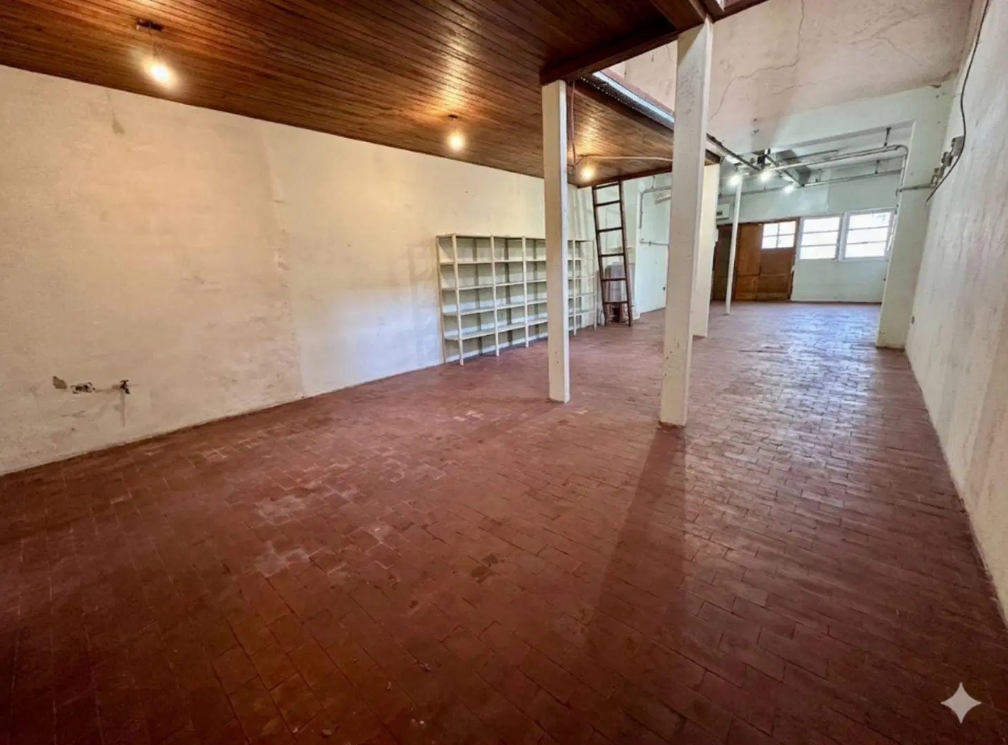 LOCAL COMERCIAL EN VENTA VILLA LYNCH - PERMUTA 4