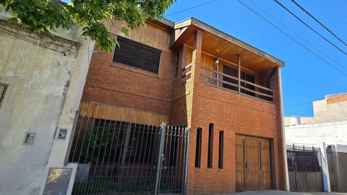 Vta de Casa 5 Amb con cochera y pileta Villa Maipú 5