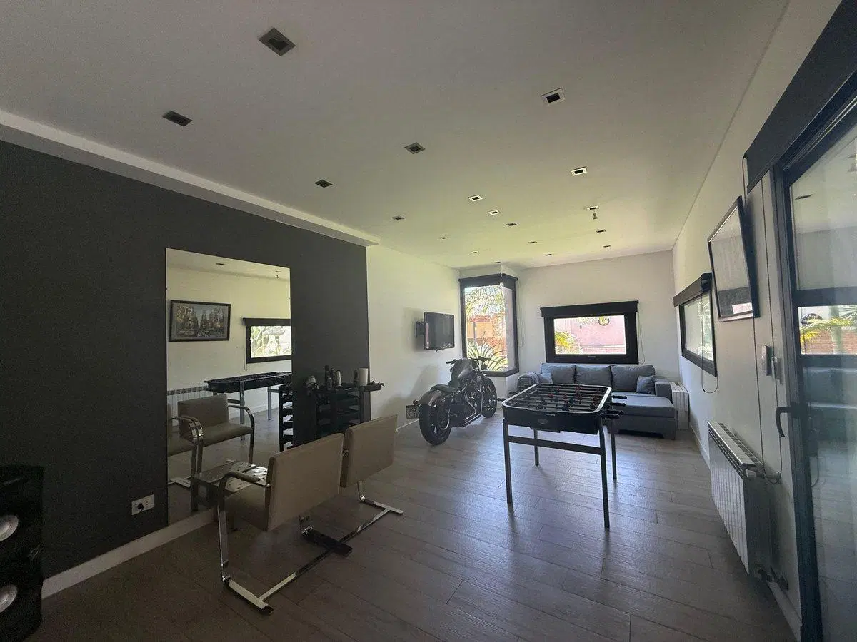 VENTA CASA 5 AMBIENTES EN MARTINEZ CON COCHERA 3