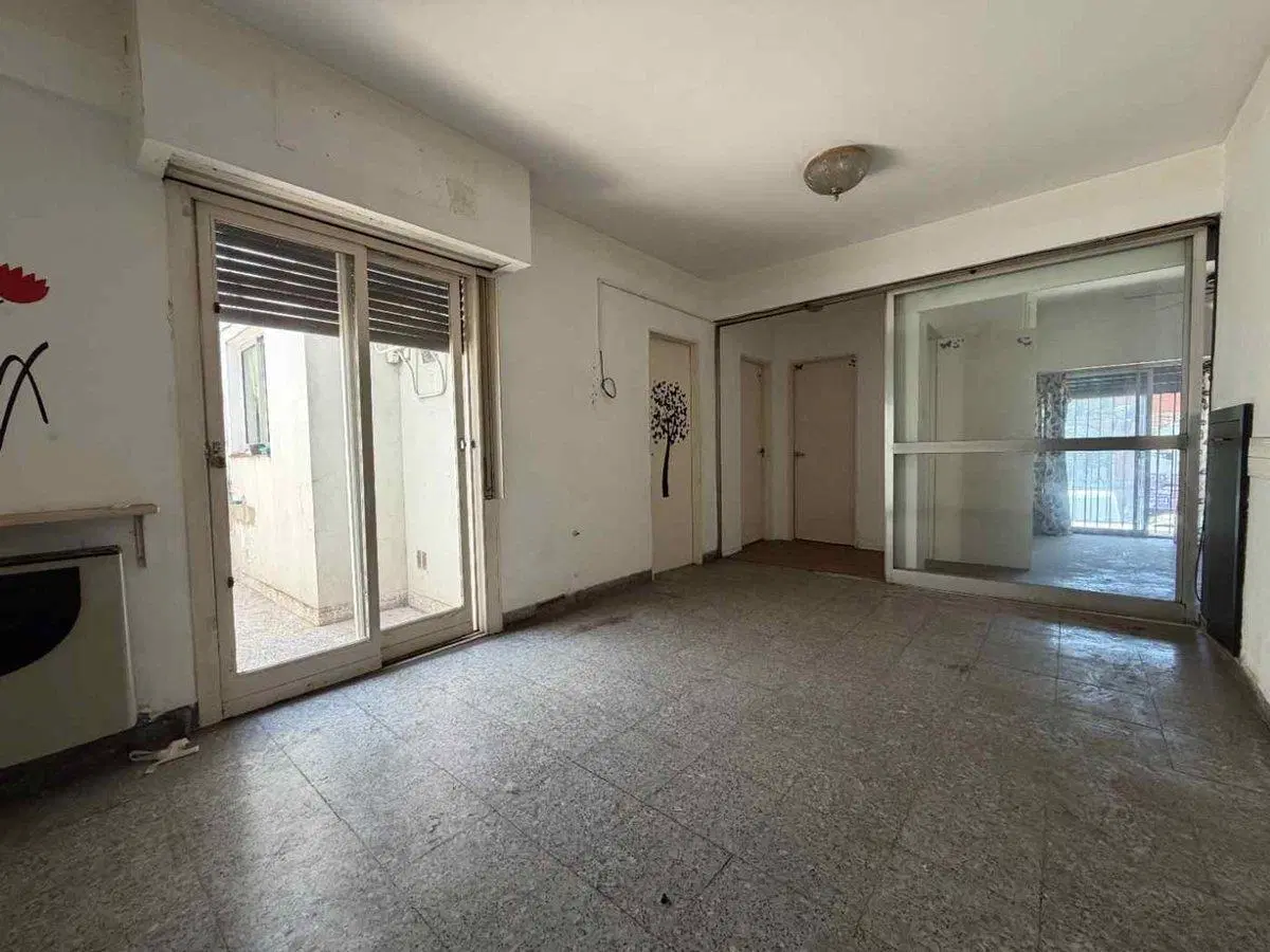 VENTA PH 3 AMB C TERRAZA PATIO Y BALCÓN EN LINIERS 2