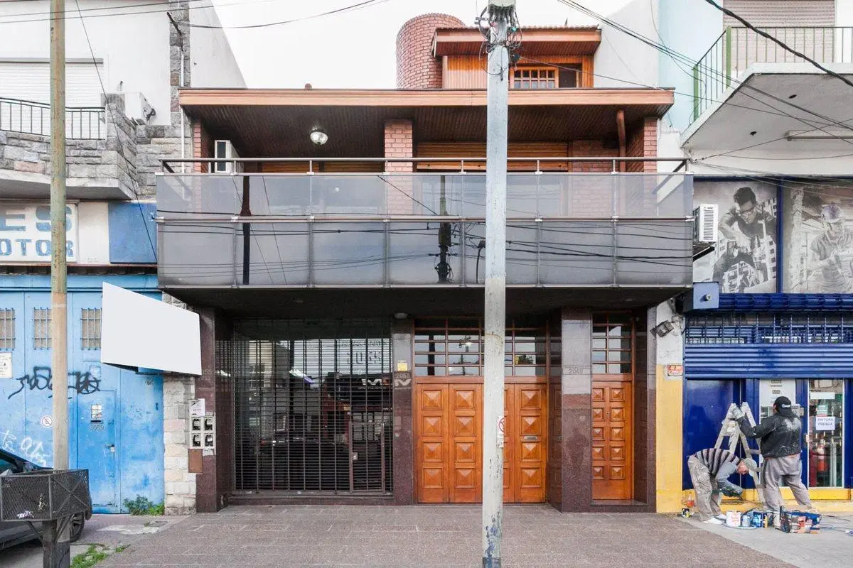 Apto Crédito! Casa con local comercial y garage 8