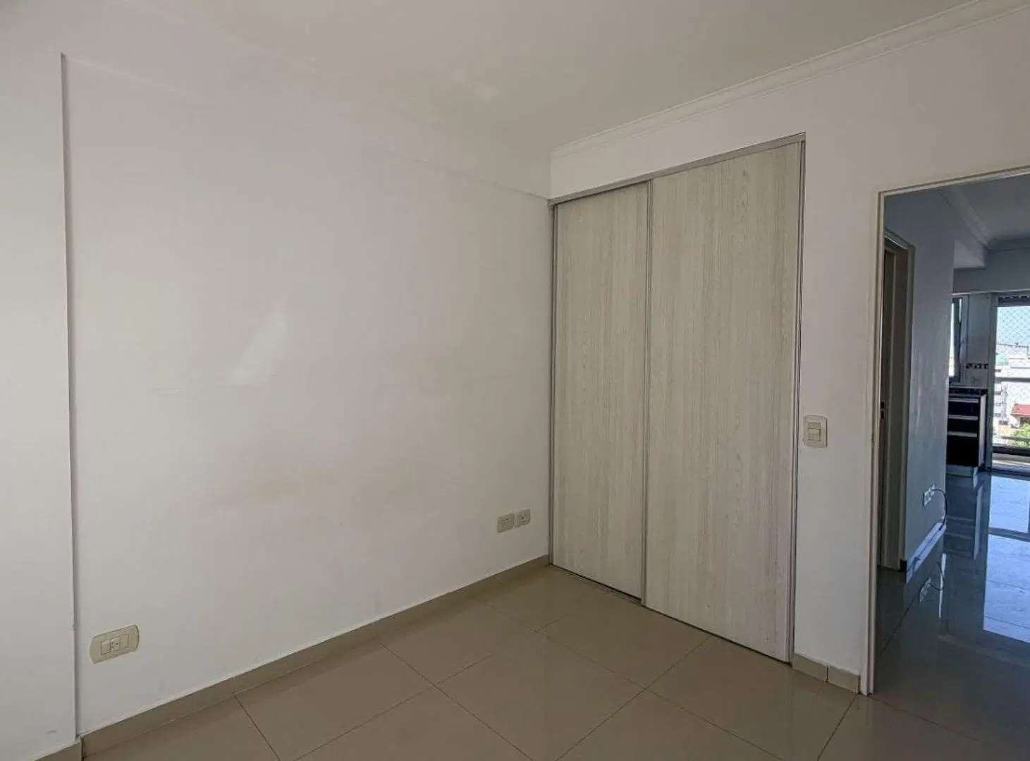 Venta depto 2mb balcón con cochera Monte Castro 8