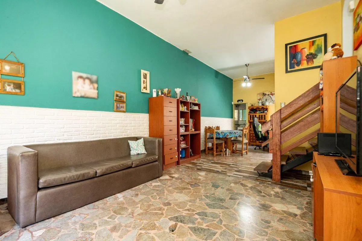 VTA CASA 4 AMB CON TRRAZA PATIO COCHERA- V.LYNCH 5