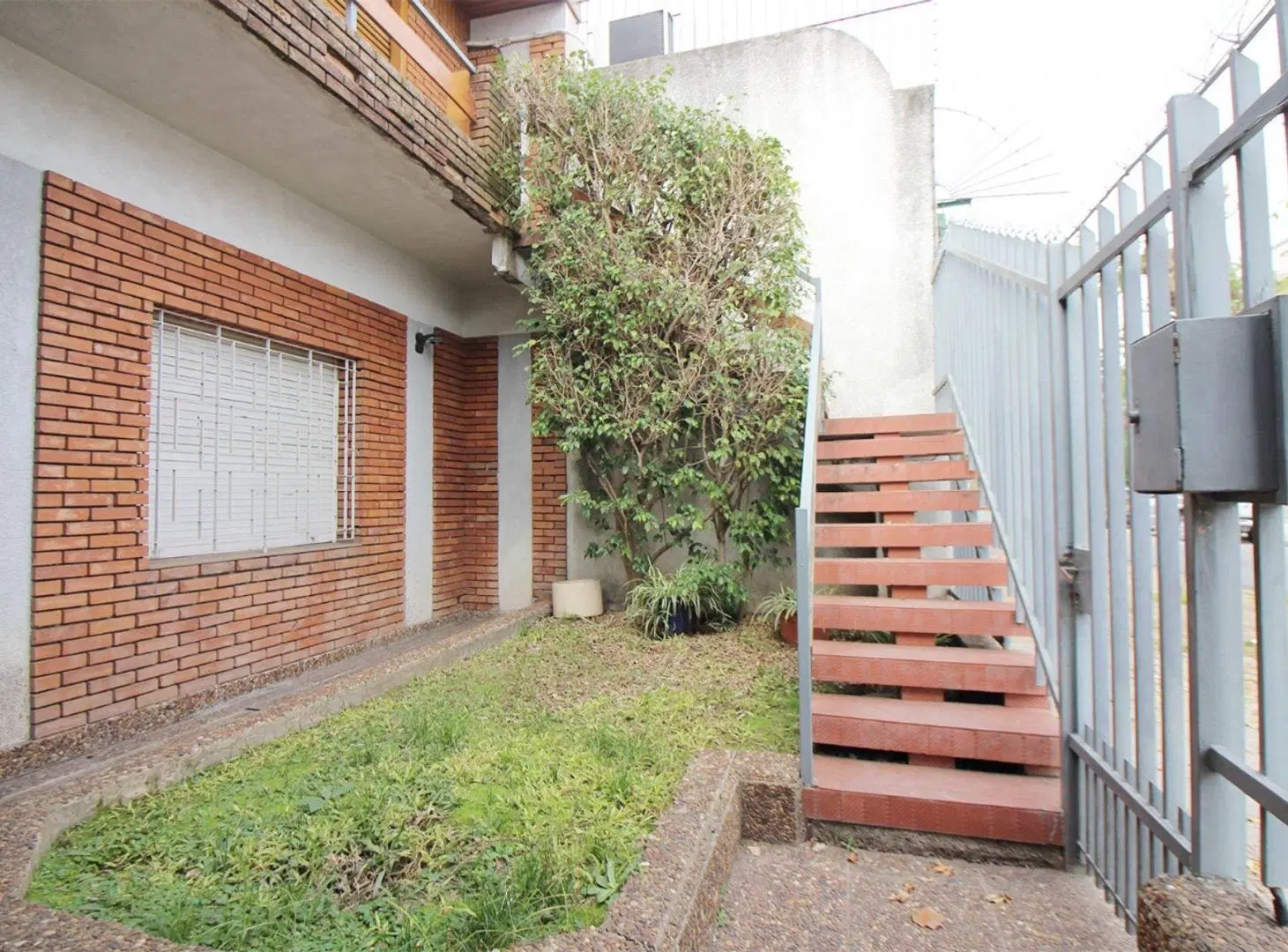 VENTA PH 4 AMB.EN RAMOS MEJIA CON QUINCHO 3
