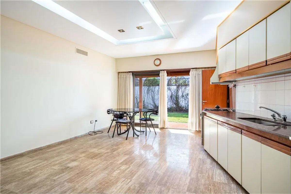 CASA 4 amb,Cochera Jardín Excelente Estado 4