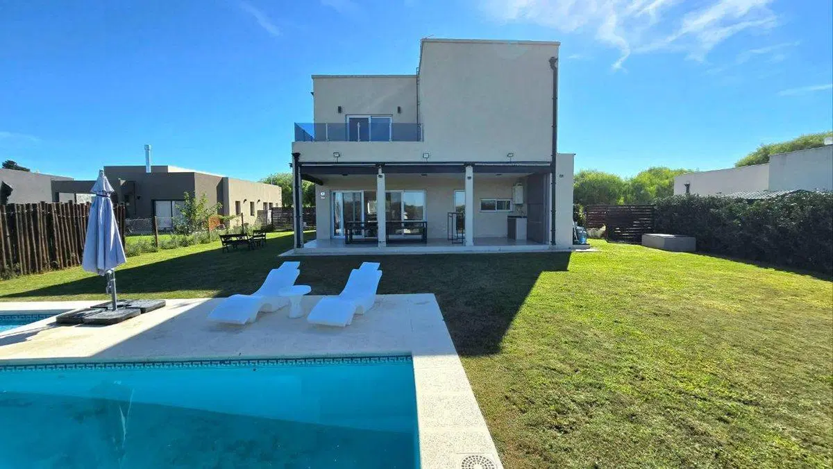 ALQUILER CASA 5AMB PISCINA SAN RAMIRO P. DEL ESTE 4
