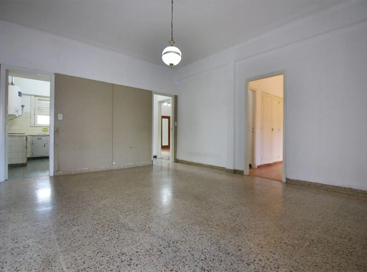 CASA 7 AMB. EN RAMOS MEJIA LOTE PROPIO C JARDIN 3