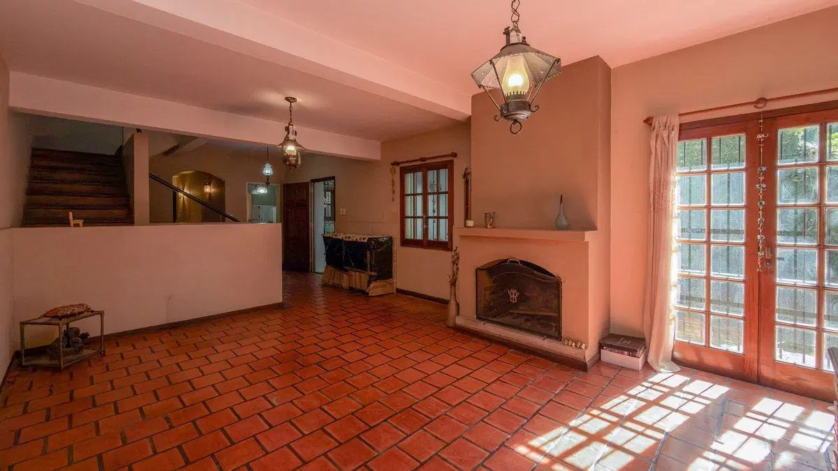 VTA CASA 6 AMB FONDO PILETA Villa Sarmiento 3