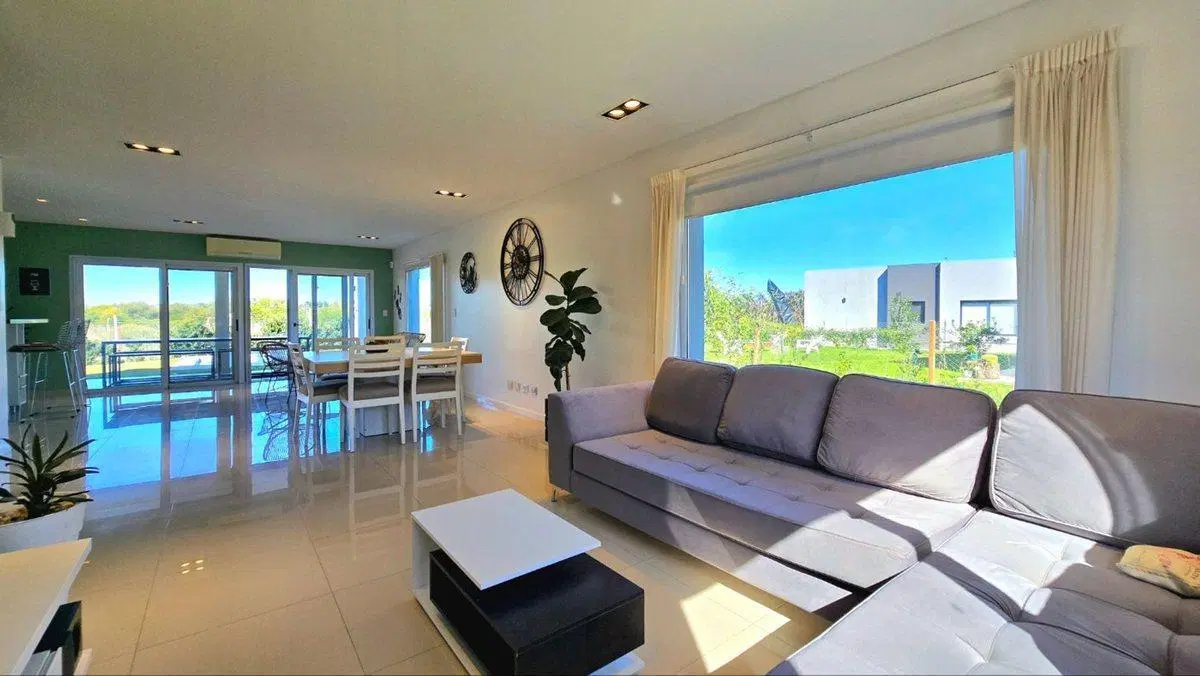 VENTA CASA 5 AMB PISCINA SAN RAMIRO PILAR DEL ESTE 8