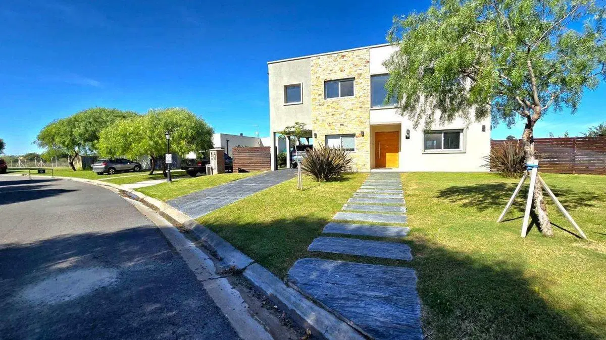 VENTA CASA 5 AMB PISCINA SAN RAMIRO PILAR DEL ESTE 5