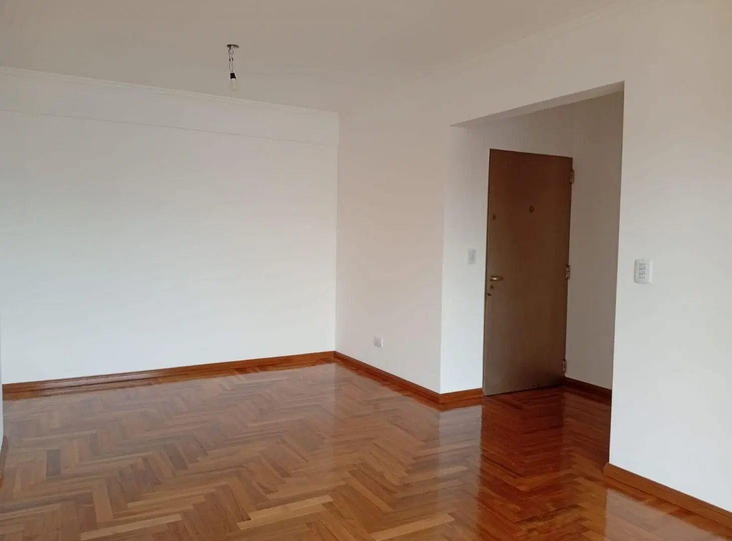 ALQUILER SEMIPISO 2AMB FLORESTA 4