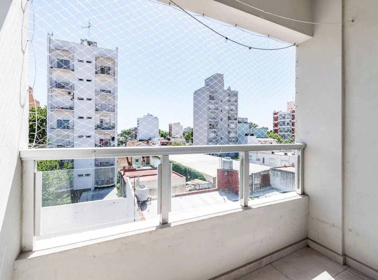 VENTA DPTO MONOAMB DIVIDIDO C/BALCÓN STOS LUGARES 8