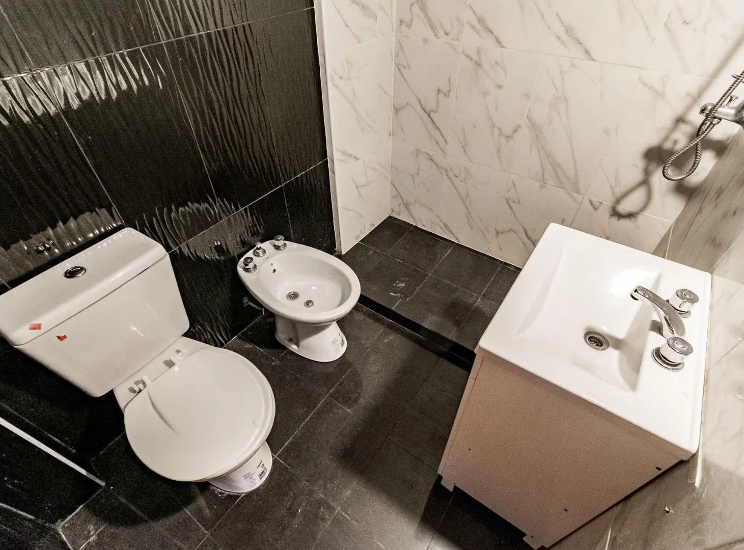 VENTA DPTO MONOAMB DIVIDIDO C/BALCÓN STOS LUGARES 5