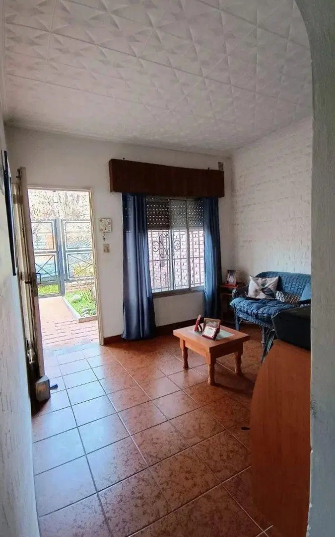 Venta casa V. Ballester 4amb jardín pileta-Credito 3