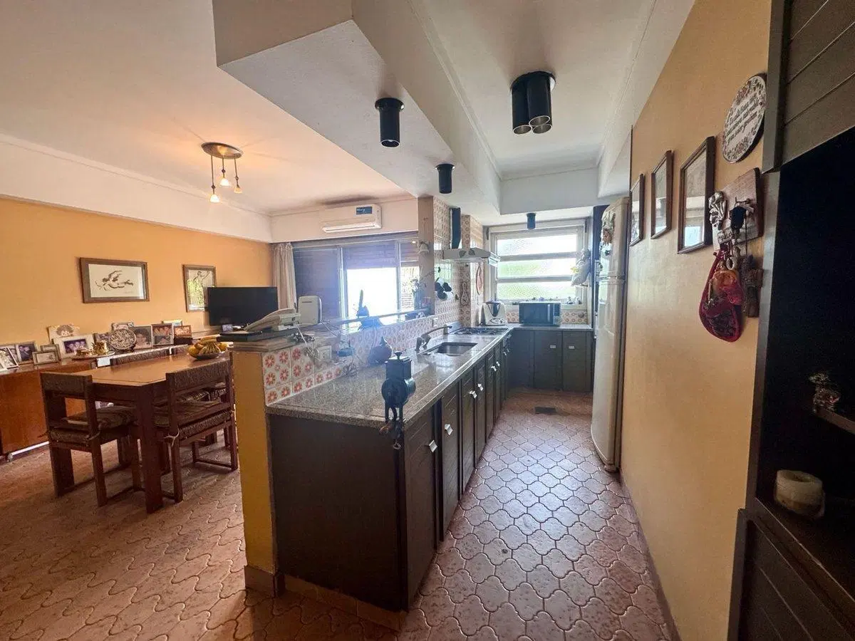 CASA EN VENTA PARQUE AVELLANEDA 3 DORM JARDIN COCH 8