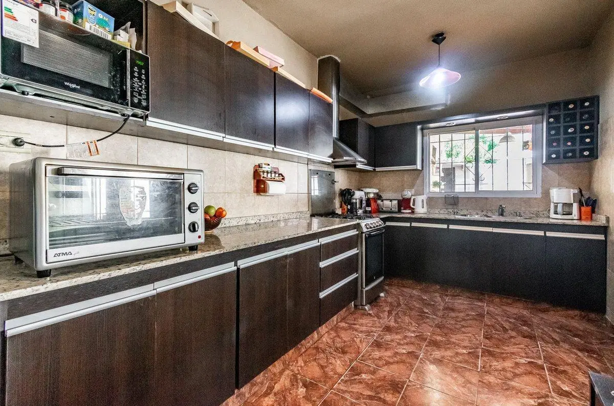 Venta Casa 4 AMB, Patio, Pileta cochera S Lugares 5