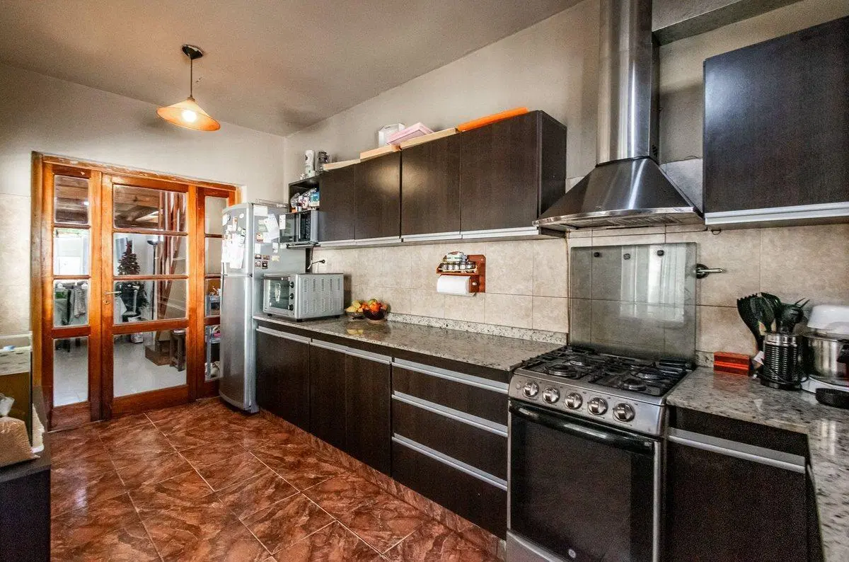 Venta Casa 4 AMB, Patio, Pileta cochera S Lugares 8