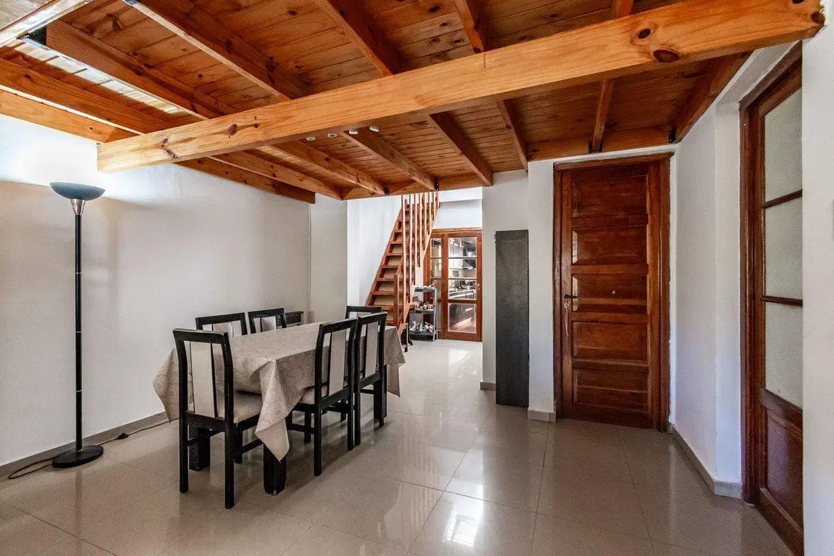 Venta Casa 4 AMB, Patio, Pileta cochera S Lugares 4