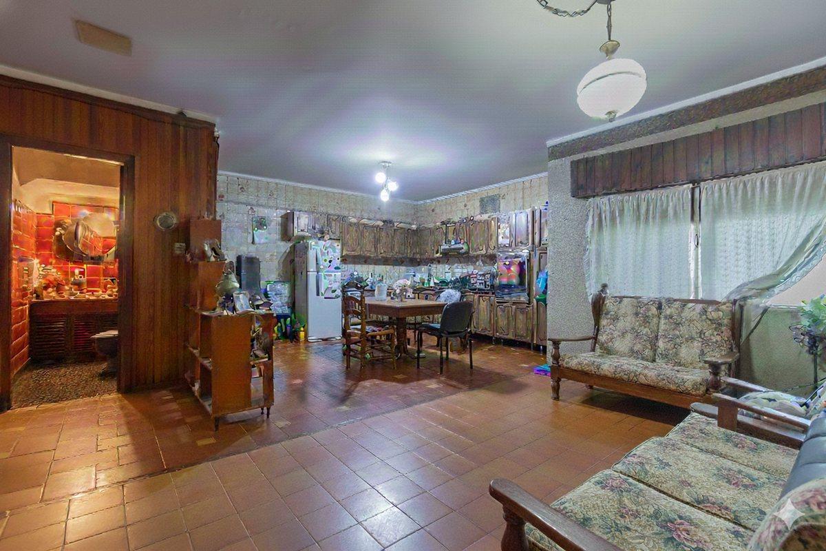Foto de Venta casa V Luro 6 amb. 291 M2-Lote 8,67 x 25., imagen 1