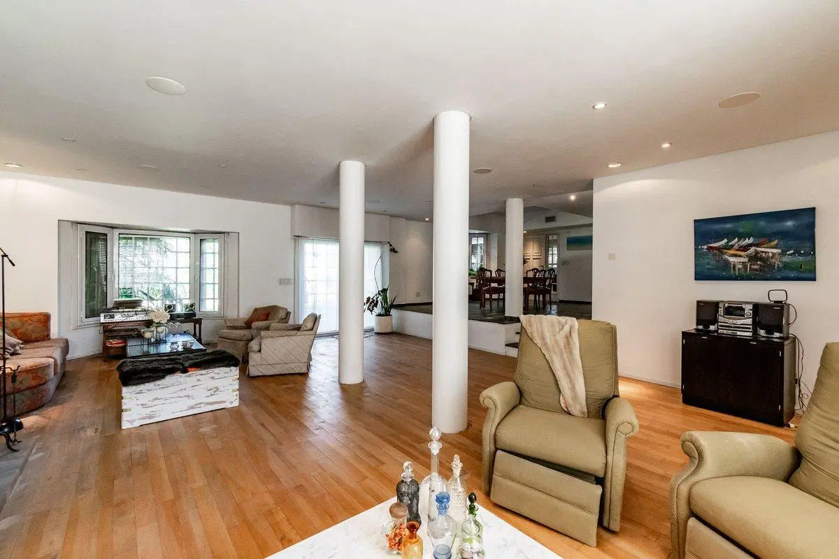 Venta Casa de 8 Ambientes en Martinez 2