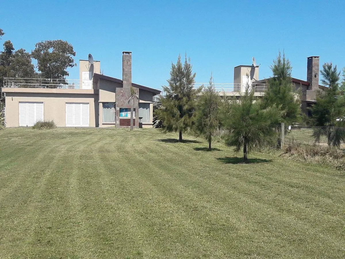 Casa Quinta con arroyo privado, vista laguna Lobos 4