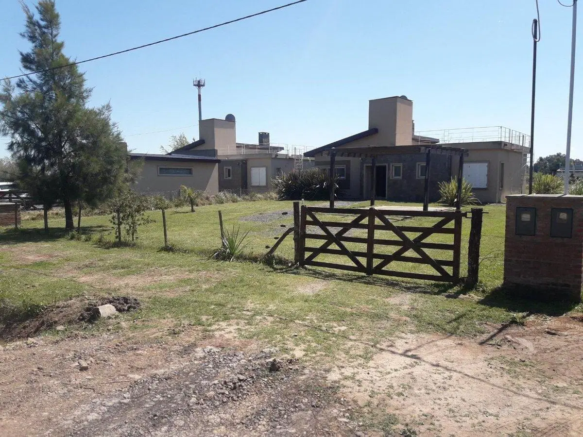 Casa Quinta con arroyo privado, vista laguna Lobos 5