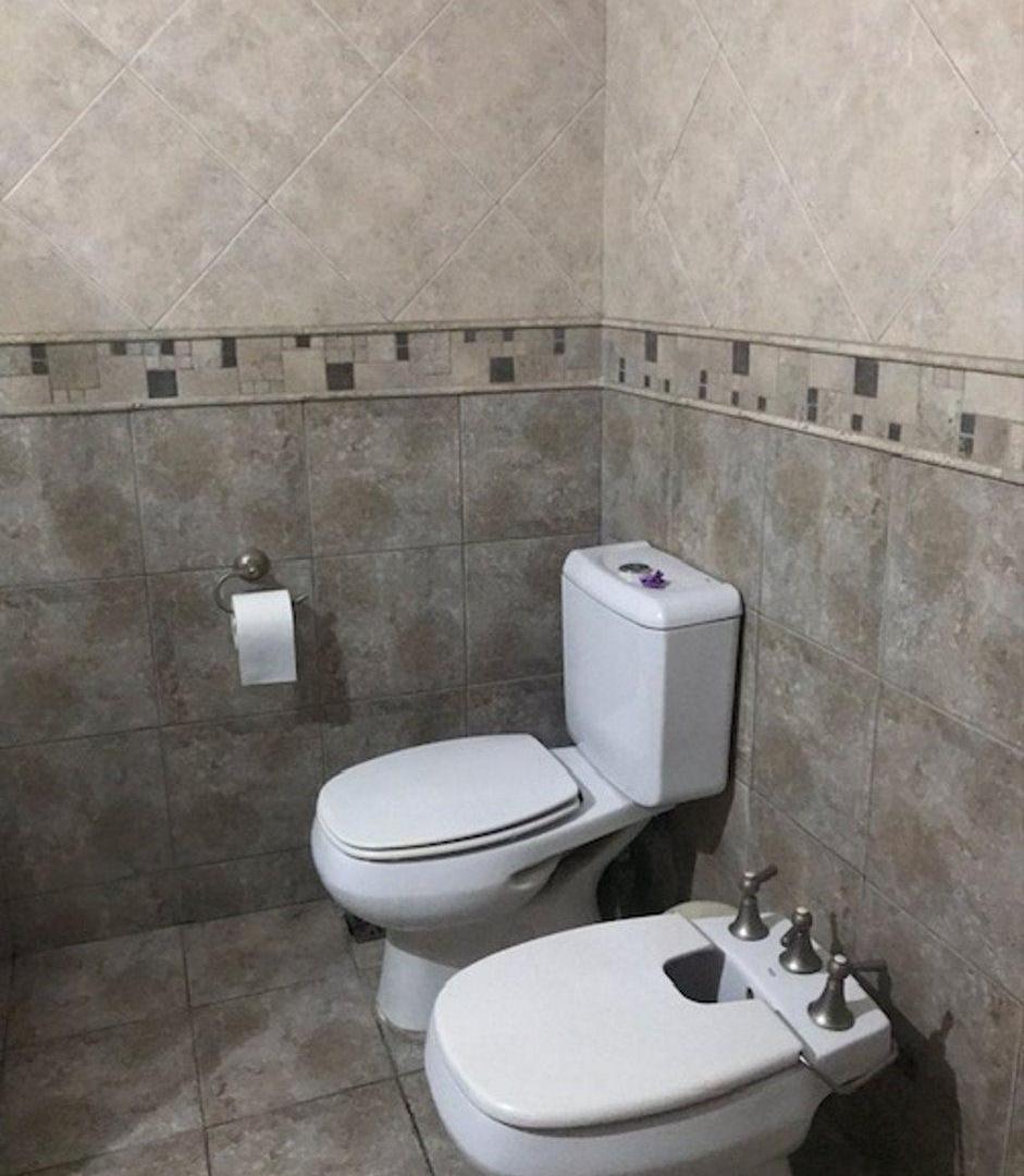 Foto de VENTA PH 4 AMB 1 ER PISO POR ESCALERA HURLINGHAM, imagen 2