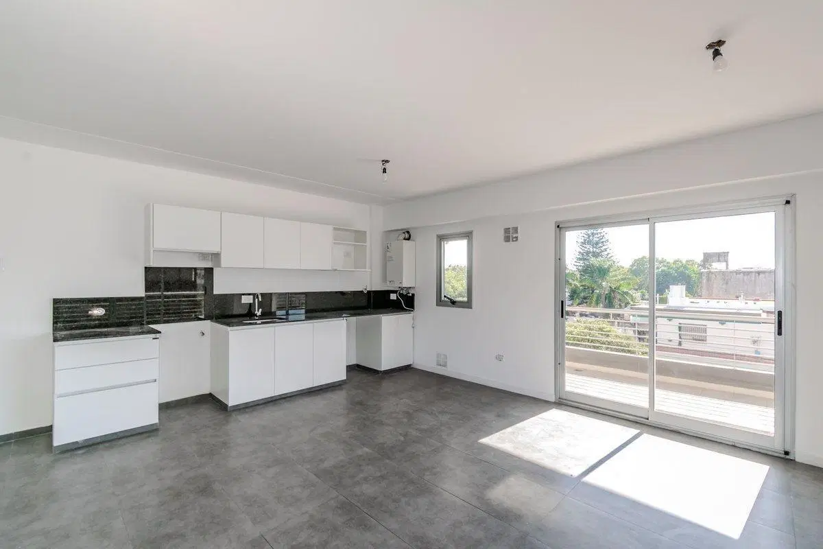 VENTA DPTO. 3 AMB. C/COCHERA CENTRO SAN MARTIN 2