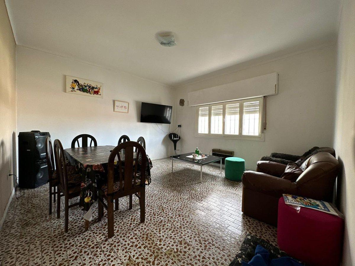 Foto de VENTA DE CASA 4 AMB PILETA PARQUE VILLA BALLESTER, imagen 4