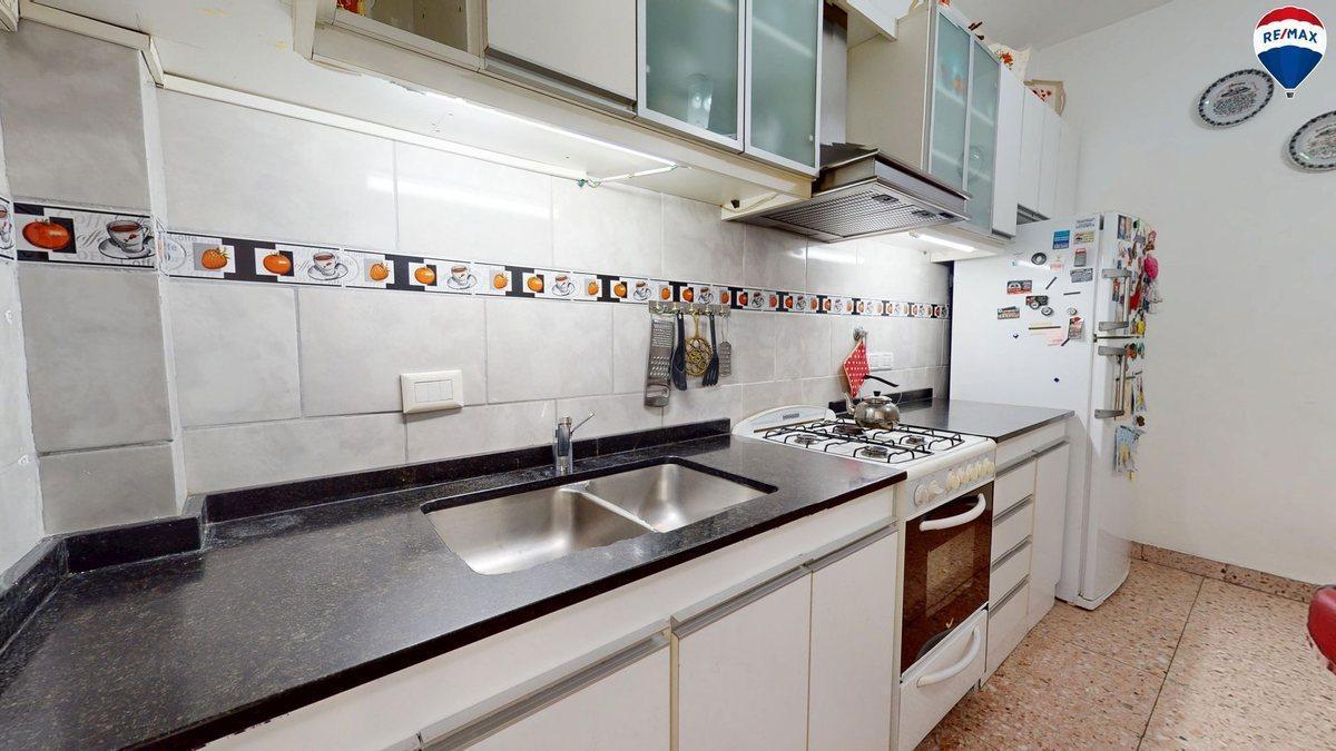 Foto de VENTA CASA 3 AMB CON COCHERA CASEROS APTO CREDITO, imagen 2