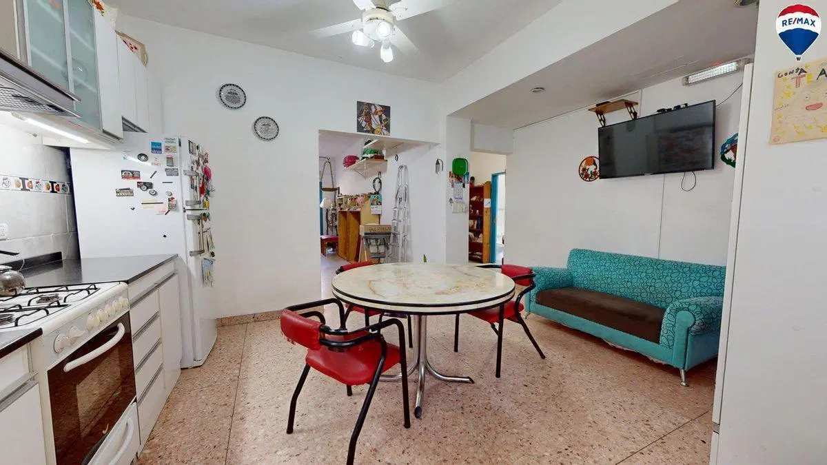 VENTA CASA 3 AMB CON COCHERA CASEROS APTO CREDITO 5