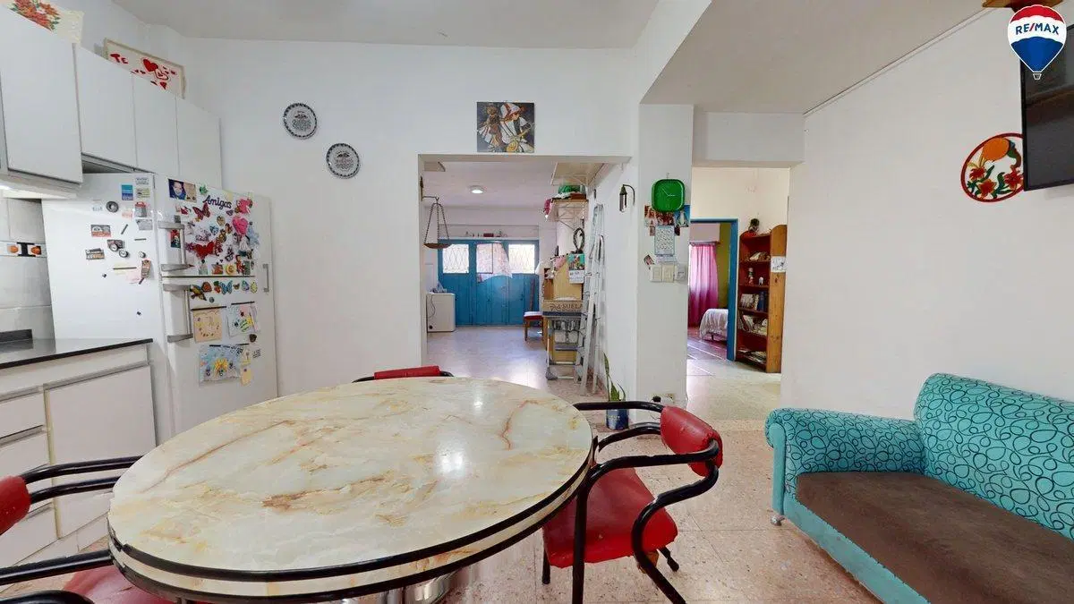 VENTA CASA 3 AMB CON COCHERA CASEROS APTO CREDITO 4