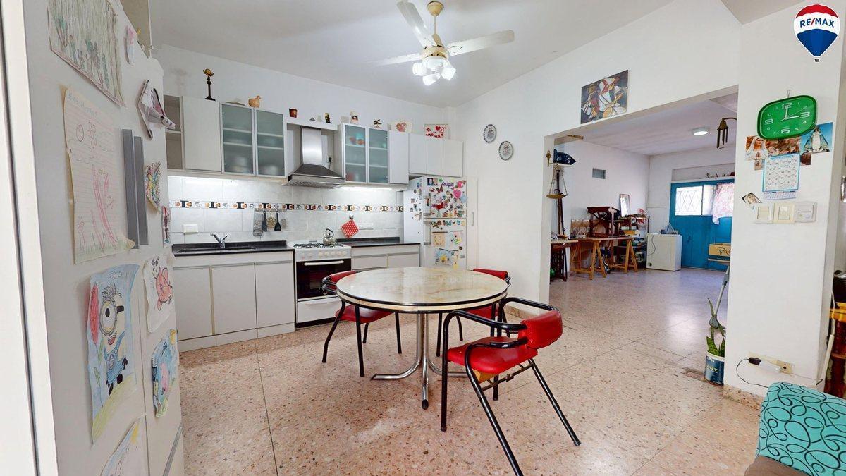 Foto de VENTA CASA 3 AMB CON COCHERA CASEROS APTO CREDITO, imagen 3