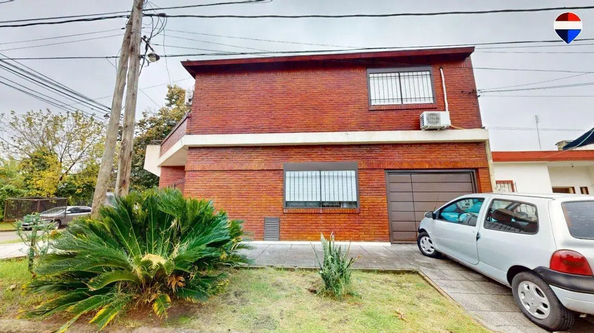VENTA CASA 4 AMBIENTES EN MARTIN CORONADO 3